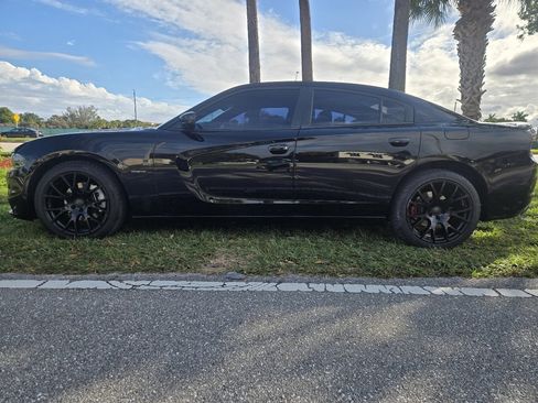 Used 2016 Dodge Charger R/T image 10