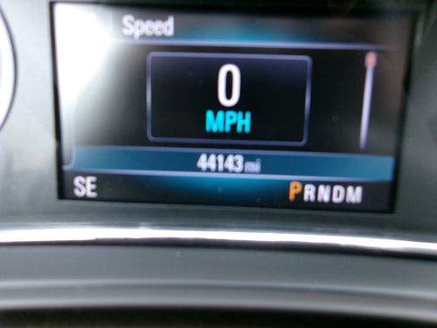 Used 2017 Buick Regal Sport Touring image 17