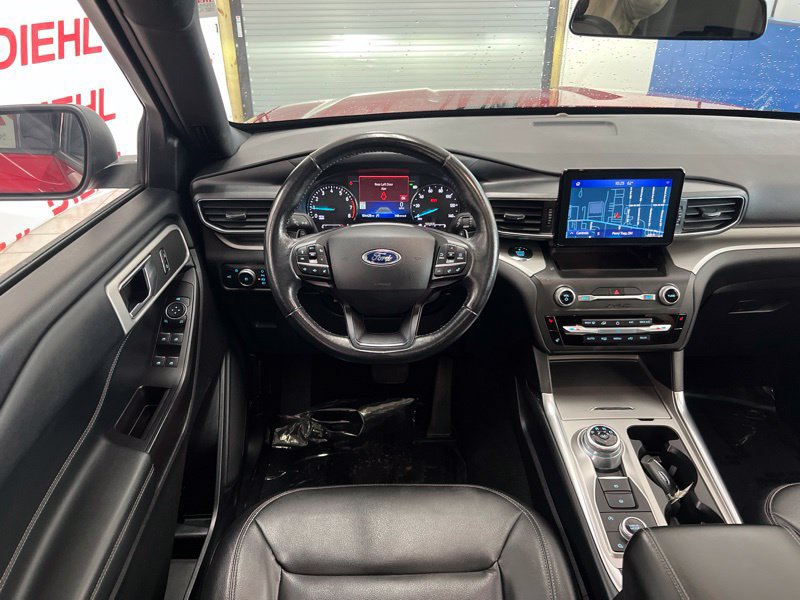 Used 2020 Ford Explorer XLT w/ Equipment Group 202A AWD/4WD image 34