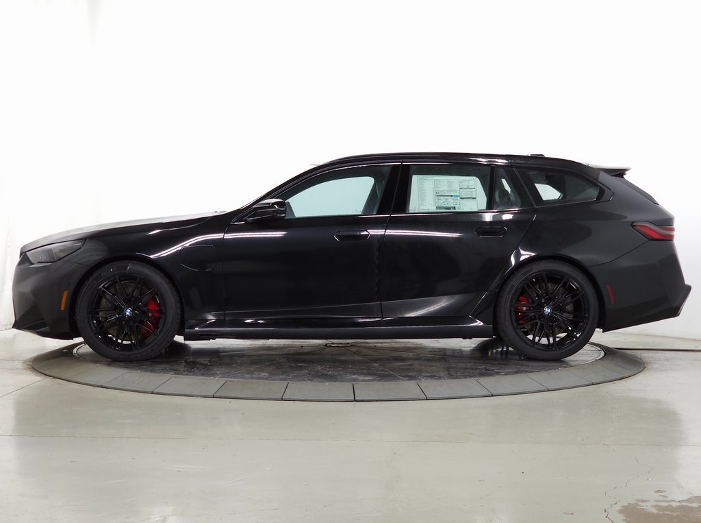 Used 2026 BMW M5 Touring AWD/4WD image 4