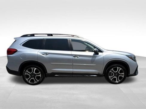 Used 2023 Subaru Ascent Touring AWD/4WD image 8