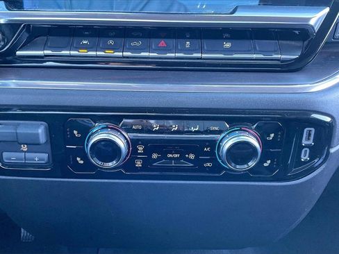 Used 2025 GMC Sierra 1500 SLT image 30