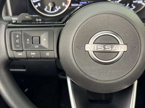 Used 2023 Nissan Rogue SV FWD image 19