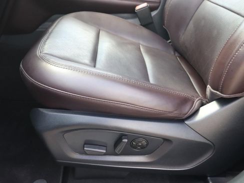 Certified 2025 Ford Explorer Platinum RWD image 17