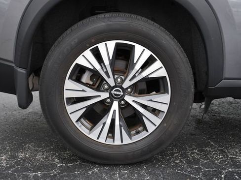 Used 2023 Nissan Rogue SV image 32