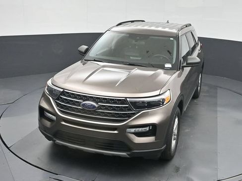 Used 2021 Ford Explorer XLT w/ Equipment Group 202A AWD/4WD image 44