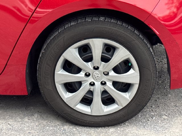 Used 2020 Toyota Corolla LE FWD image 22