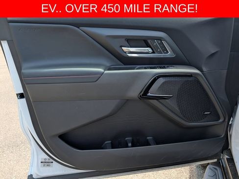 Used 2025 Chevrolet Silverado EV RST AWD/4WD image 32