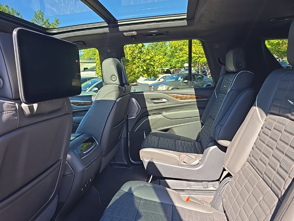 Certified 2024 Cadillac Escalade Sport Platinum w/ LPO, ONYX Package AWD/4WD image 13