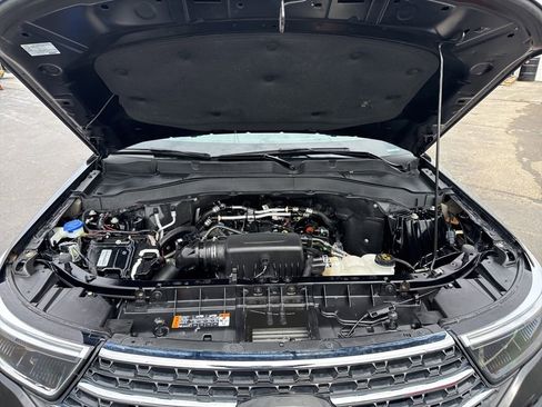 Used 2023 Ford Explorer XLT w/ Equipment Group 202A AWD/4WD image 46