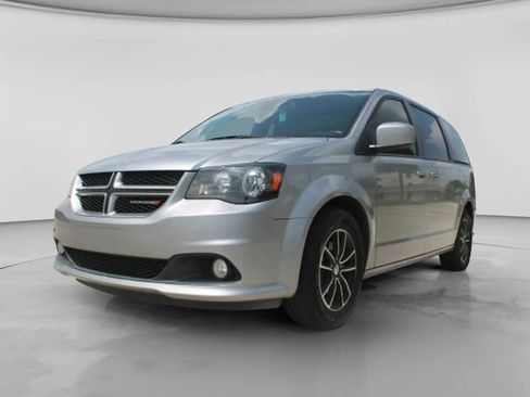 Used 2019 Dodge Grand Caravan GT FWD image 4