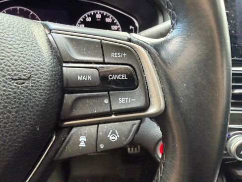 Used 2018 Honda Accord Sport image 17