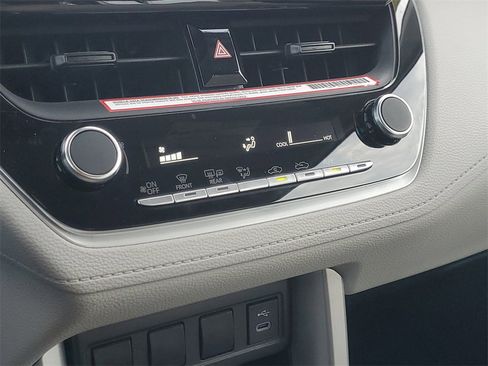 Used 2023 Toyota Corolla Cross L image 27