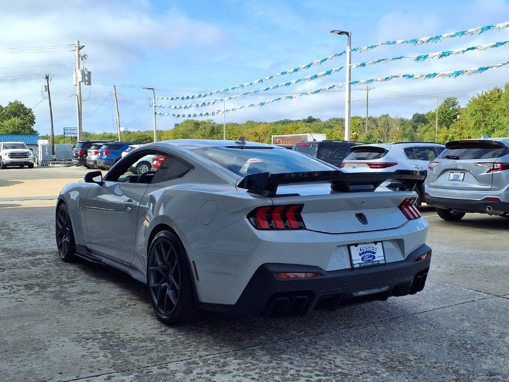 New 2026 Ford Mustang Dark Horse SC w/ Carbon Fiber Exterior Package RWD image 2