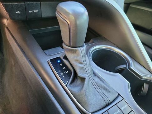 Used 2024 Toyota Camry SE image 23