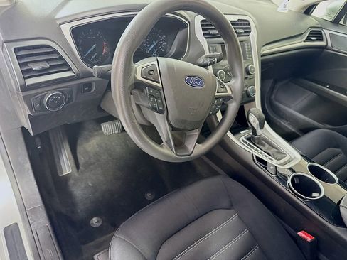 Used 2014 Ford Fusion SE image 9