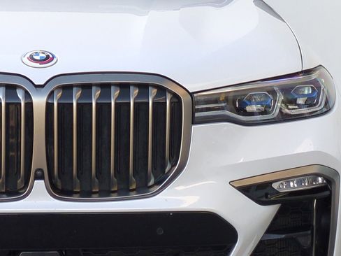 Certified 2022 BMW X7 M50i image 6
