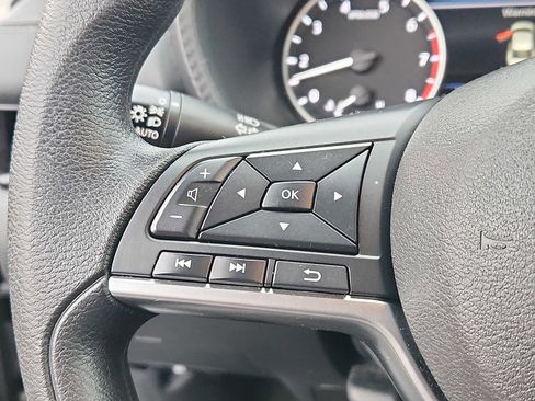 Used 2023 Nissan Sentra SV image 20