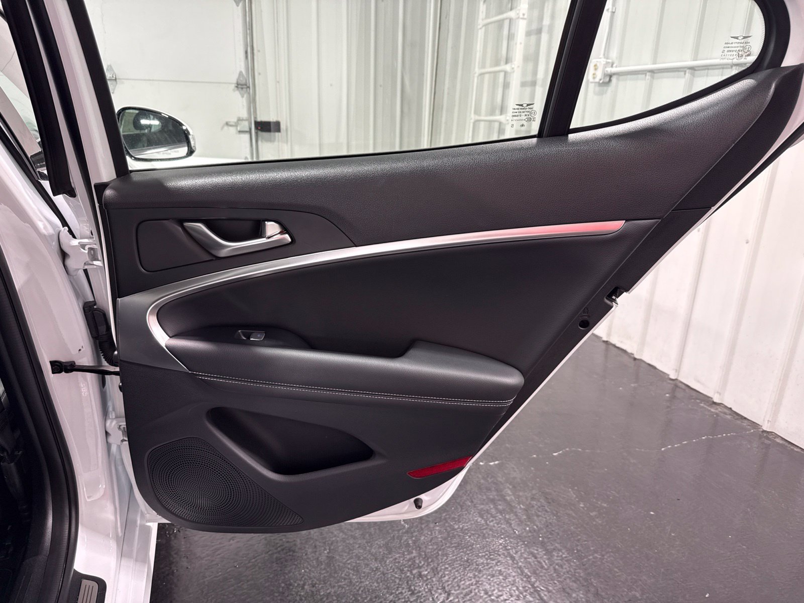 Used 2025 Genesis G70 2.5T AWD/4WD image 17