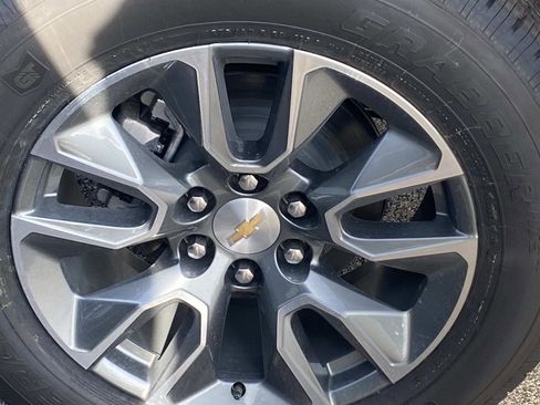 Used 2026 Chevrolet Silverado 1500 LT image 3