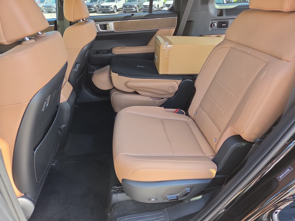 New 2027 Hyundai Santa Fe Limited FWD image 32