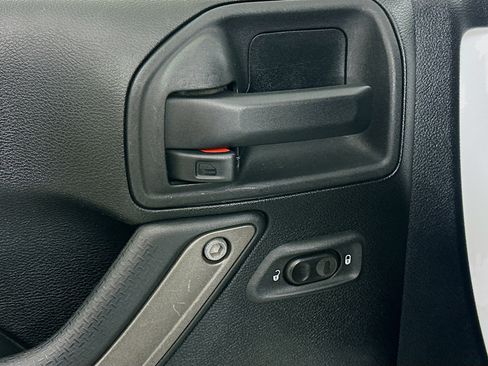 Used 2013 Jeep Wrangler Unlimited Sport AWD/4WD image 15