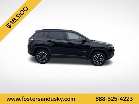 Used 2024 Jeep Compass Trailhawk AWD/4WD image 6