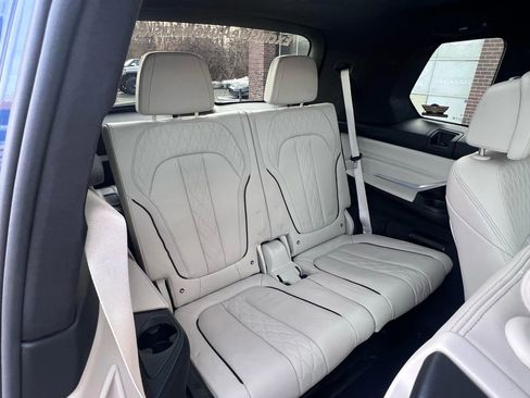 Used 2019 BMW X7 xDrive50i w/ M Sport Package image 27