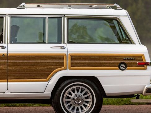 Used 1989 Jeep Grand Wagoneer image 62