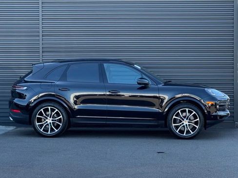 Certified 2024 Porsche Cayenne AWD/4WD image 8