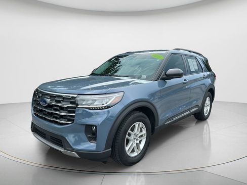 Used 2025 Ford Explorer Active w/ Active Comfort Package RWD image 1