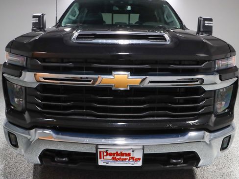 Used 2024 Chevrolet Silverado 2500 LT w/ All Star Edition image 4