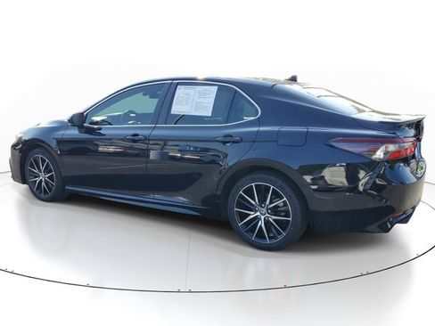 Used 2024 Toyota Camry SE FWD image 4