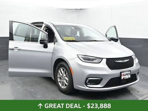 Used 2024 Chrysler Pacifica Touring-L FWD image 54