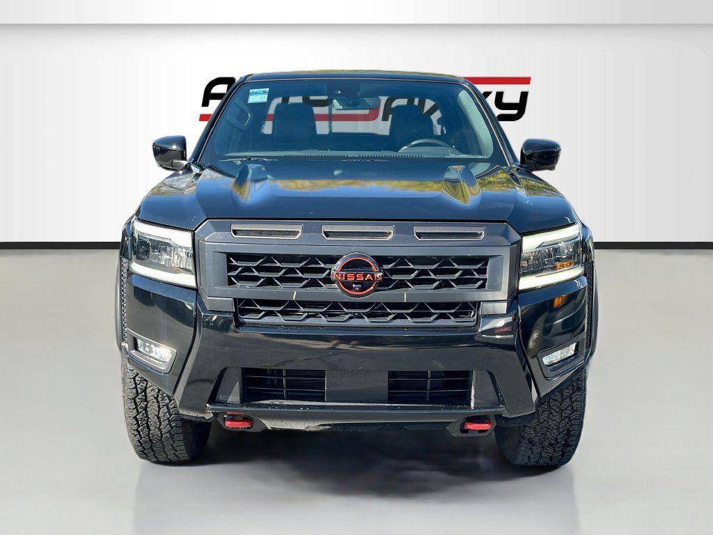 Used 2025 Nissan Frontier PRO-4X w/ Pro Premium Package AWD/4WD image 2