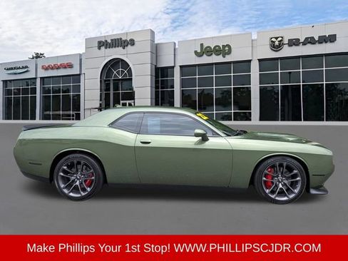 Used 2022 Dodge Challenger R/T Scat Pack RWD image 2