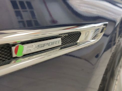 Used 2016 Jaguar XJ image 11