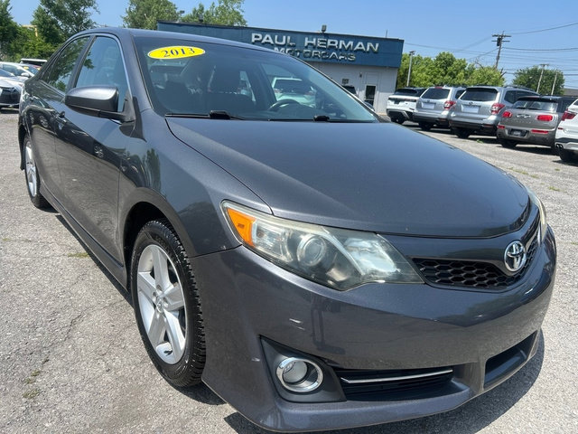 Used 2013 Toyota Camry SE FWD image 1