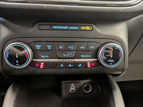 Used 2025 Ford Escape ST-Line w/ Cold Weather Package image 21