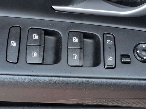 Used 2024 Hyundai Elantra SEL image 15