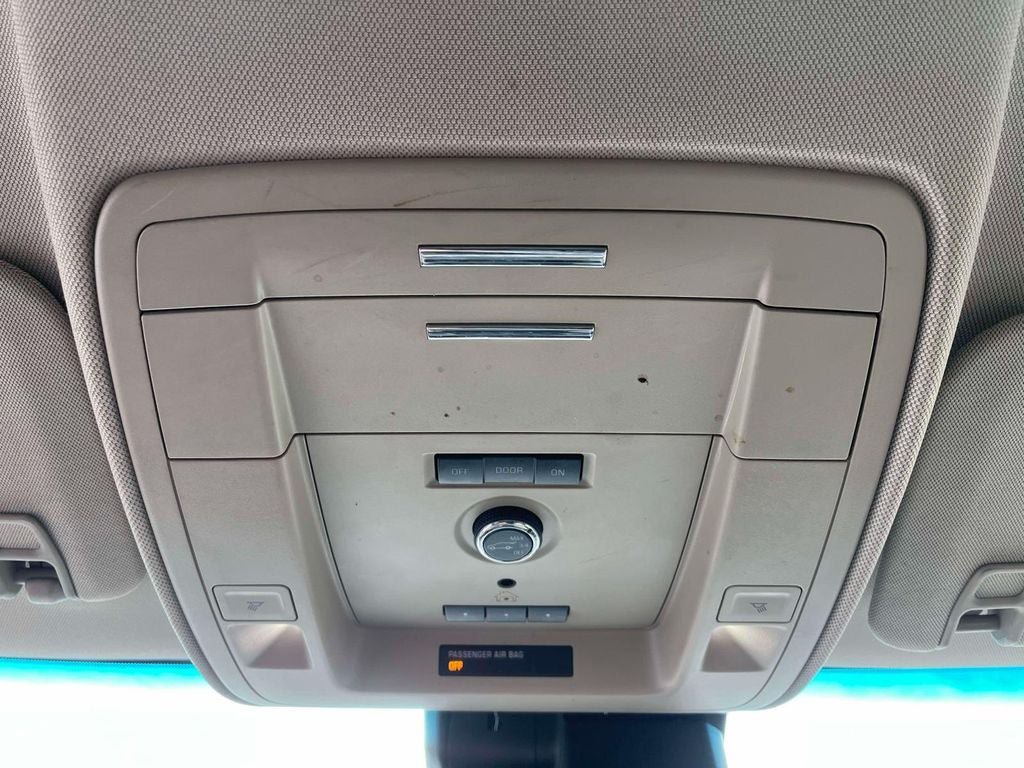 Used 2018 Chevrolet Suburban LT RWD image 37