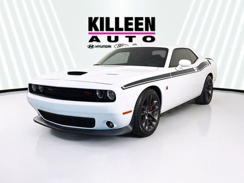 Used 2022 Dodge Challenger R/T Scat Pack RWD image 3