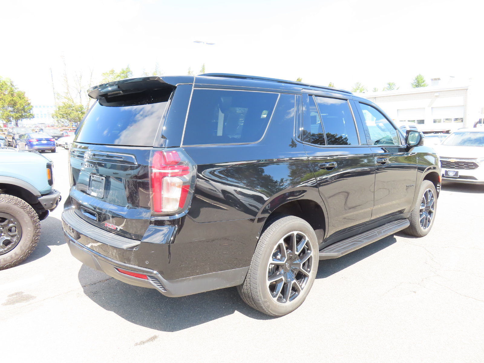 Used 2023 Chevrolet Tahoe RST w/ Luxury Package AWD/4WD image 6