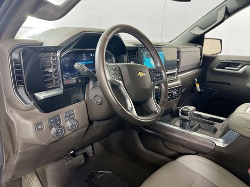 Used 2022 Chevrolet Silverado 1500 LTZ w/ LTZ Convenience Package II image 9