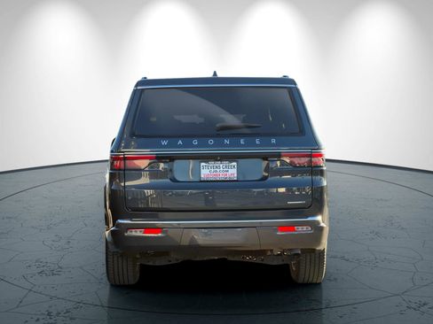 Used 2022 Jeep Wagoneer Series II w/ Convenience Group I image 5