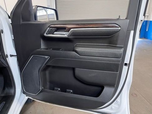 Used 2024 GMC Sierra 1500 SLT image 12