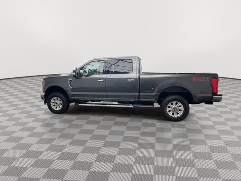 Used 2019 Ford F250 Lariat w/ Chrome Package image 37