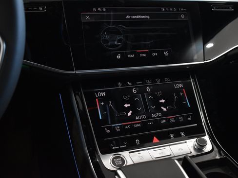 New 2025 Audi A8 L 3.0T image 21