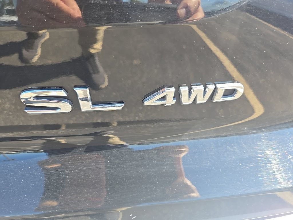 Used 2025 Nissan Pathfinder SL AWD/4WD image 42