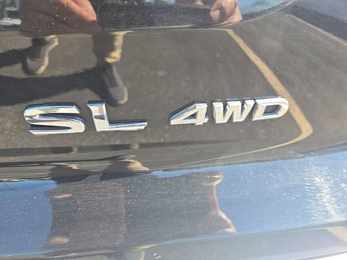 Used 2025 Nissan Pathfinder SL AWD/4WD image 42